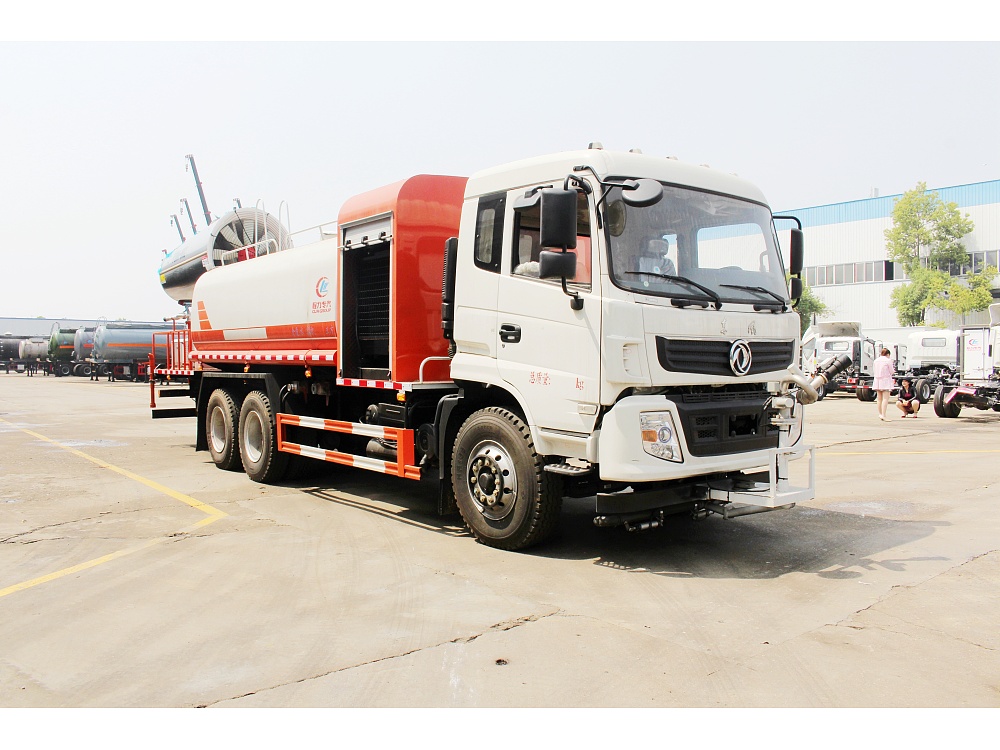 國(guó)六東風(fēng)隨專后雙橋16立方霧炮車/50-120米霧炮