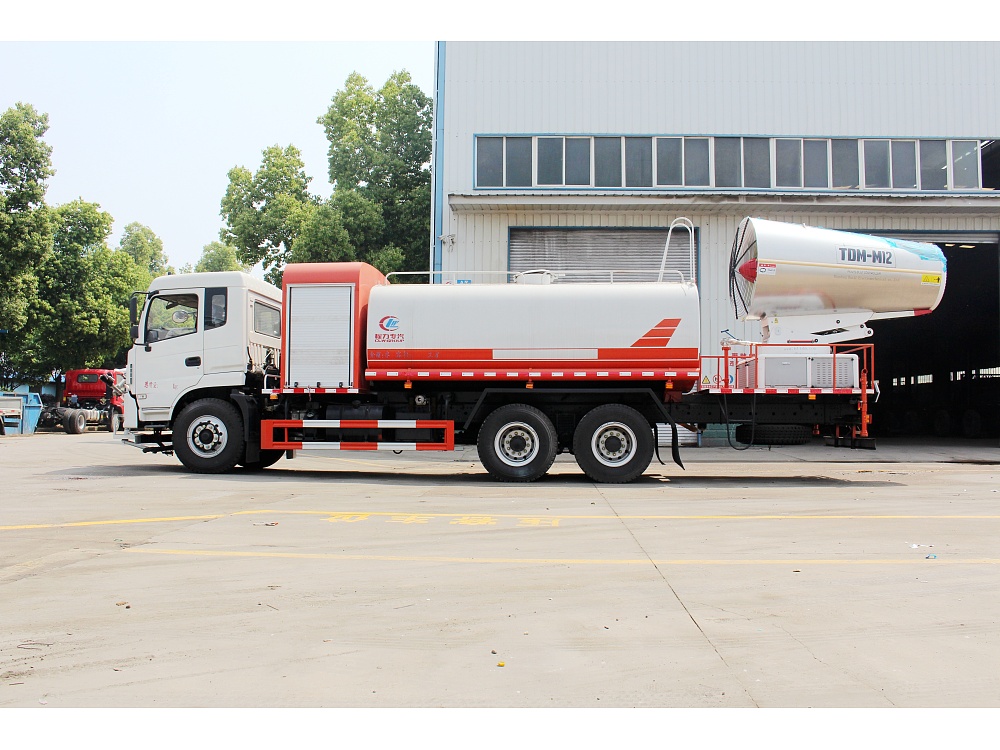 國(guó)六東風(fēng)隨專后雙橋16立方霧炮車/50-120米霧炮