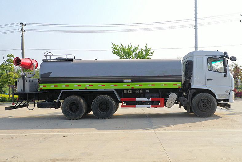 國六東風D3L后八輪20噸噴霧車/30米-40米霧炮
