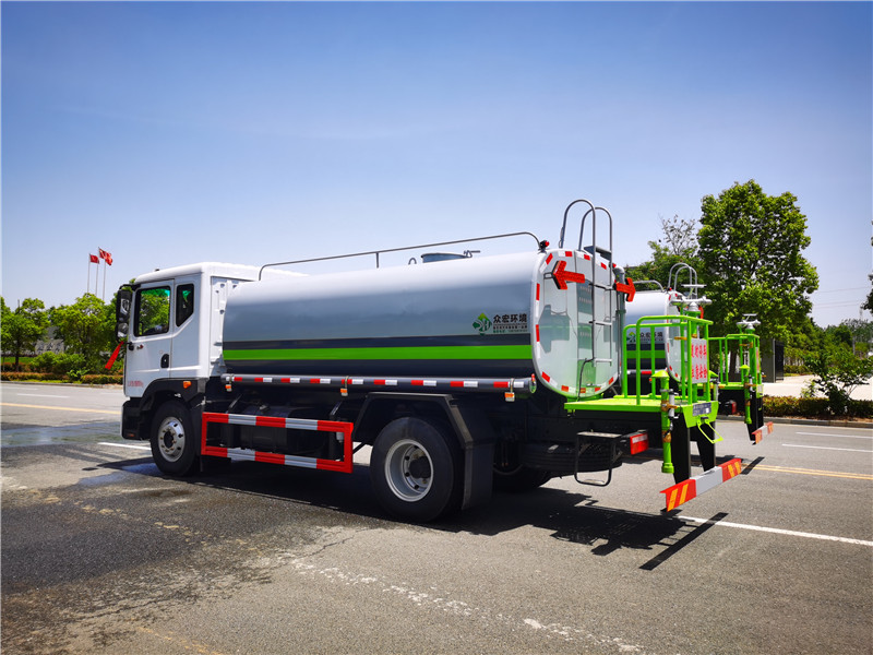 東風(fēng)D9新款10-12噸環(huán)衛(wèi)灑水車--國六系列
