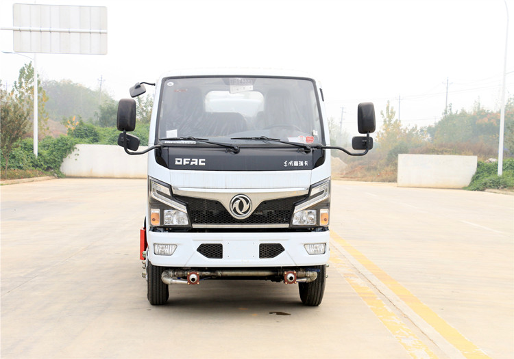 國(guó)六藍(lán)牌凱馬3方灑水車