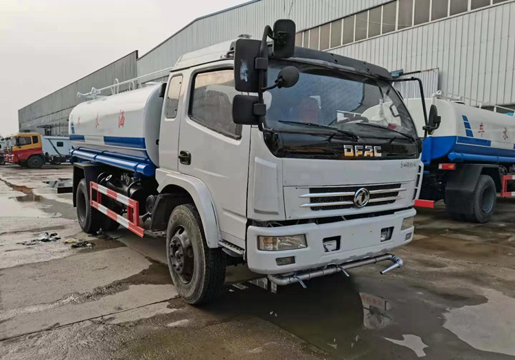 二手十噸灑水車(chē)
