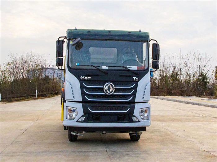 國(guó)六東風(fēng)華神T5 15方灑水車(chē)_灑水車(chē)廠家