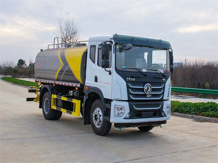 國(guó)六東風(fēng)華神T5 15方灑水車(chē)_灑水車(chē)廠家