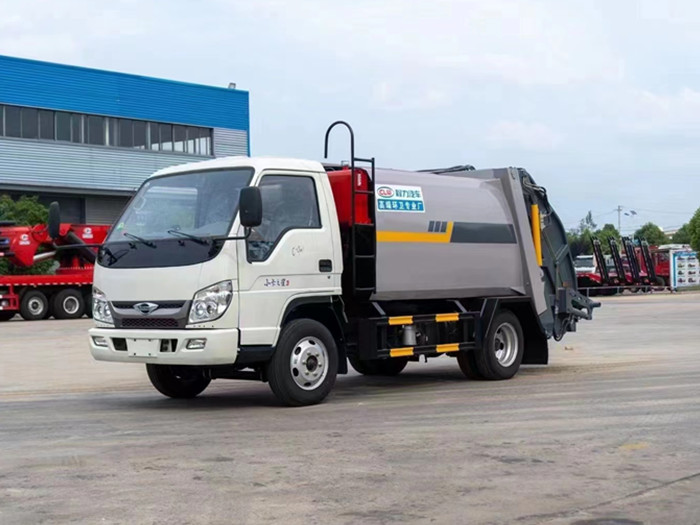 國(guó)六藍(lán)牌小卡之星3壓縮垃圾車(chē)_5.3方壓縮垃圾車(chē)_能下地下室的壓縮垃圾車(chē)_程力壓縮垃圾車(chē)廠